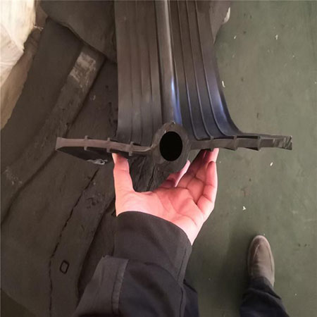 651型中埋橡胶止水带